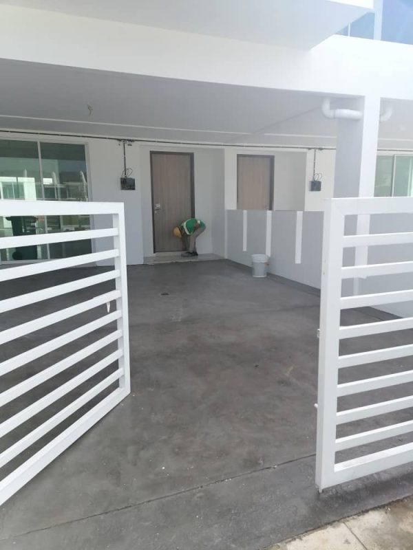 D Halona Main Door Jun 2023